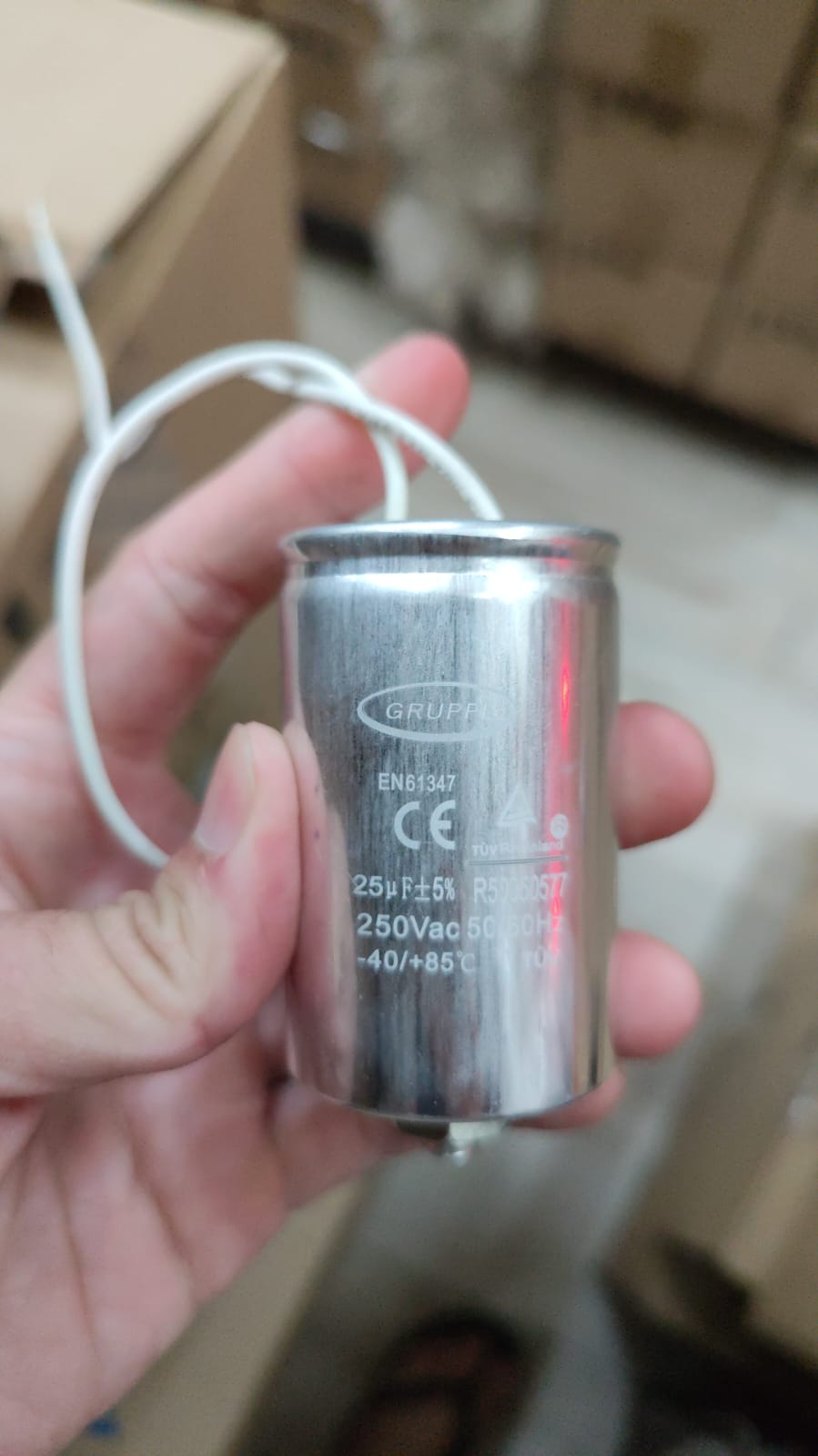 Gruppe  250V 50/60HZ 40-85C Capacitor