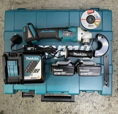 Makita 4" 18V (3.0Ah) Cordless Angle Grinder DGA404RFE