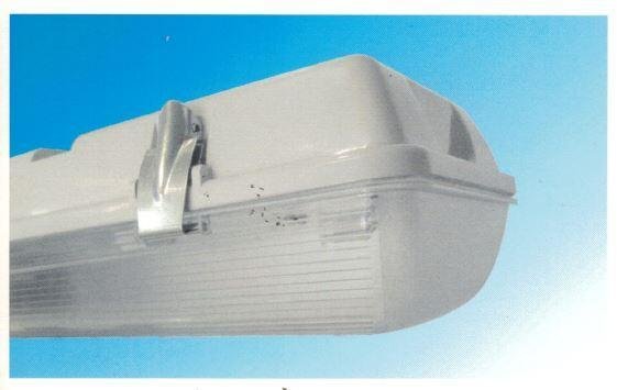 VIVE Weatherproof T8 Fixture – 4Ft 2 Tube