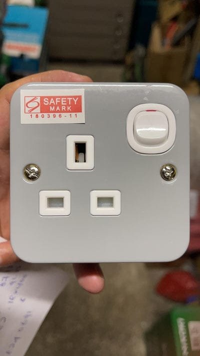 BRITZ 1X13A Metal Socket (Single) | Model : SKT-NM113