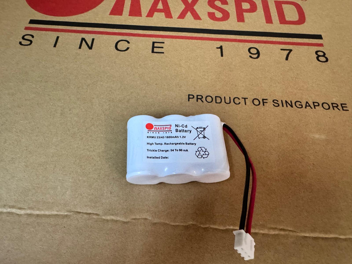 Maxspid NI-CAD 3.6V 1.8AH BATTERY // C/W SOCKET