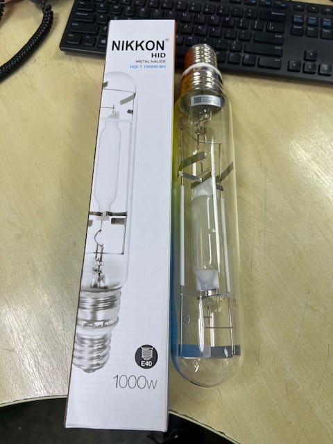 Nikkon S3000 MH Fitting C/w MH 1000W IP65 RCG 240V 50Hz and Nikkon 1000w tube