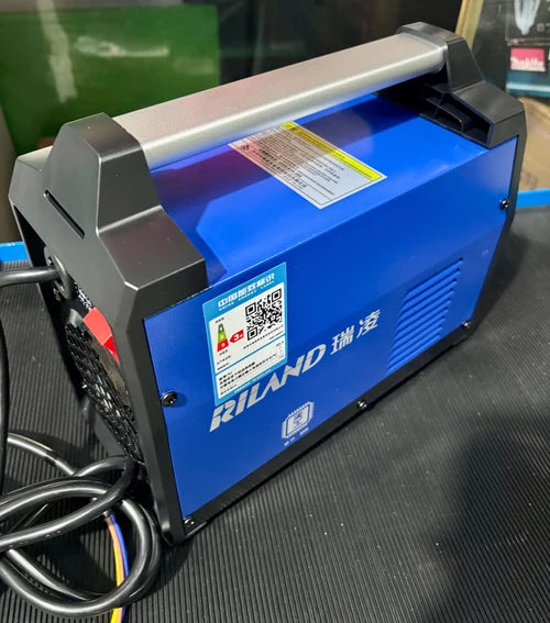 Riland ARC200DT 220V Welding Set c/w 3m Ground and Welding Cable | Model : W-ARC200DT-R